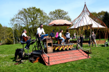 Cabaret cyclett - ©Jardins de Brocéliande