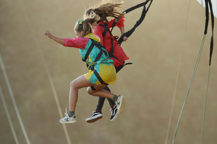 Saut pendulaire en tandem entre amis - Vertikal Jump Réunion