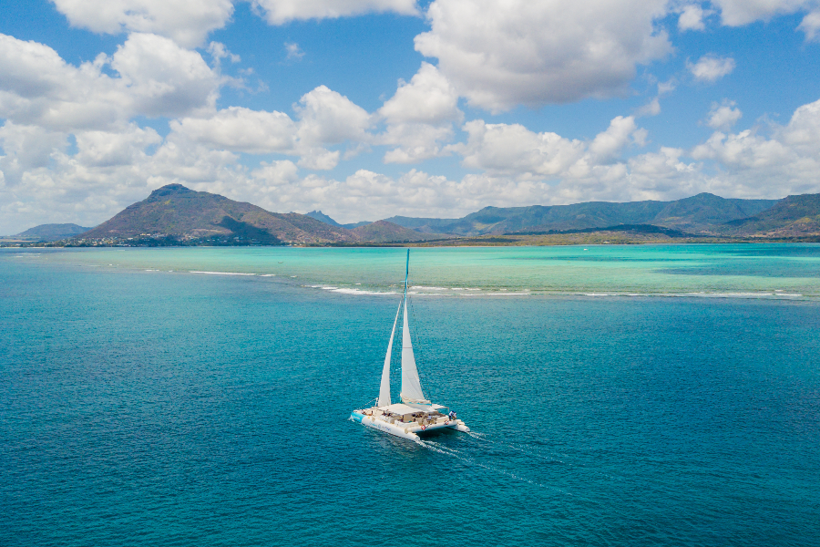 Croisières Australes - Croisière au Sud Ouest - Traversé entre le Morne et Rivière Noire - Croisières Australes