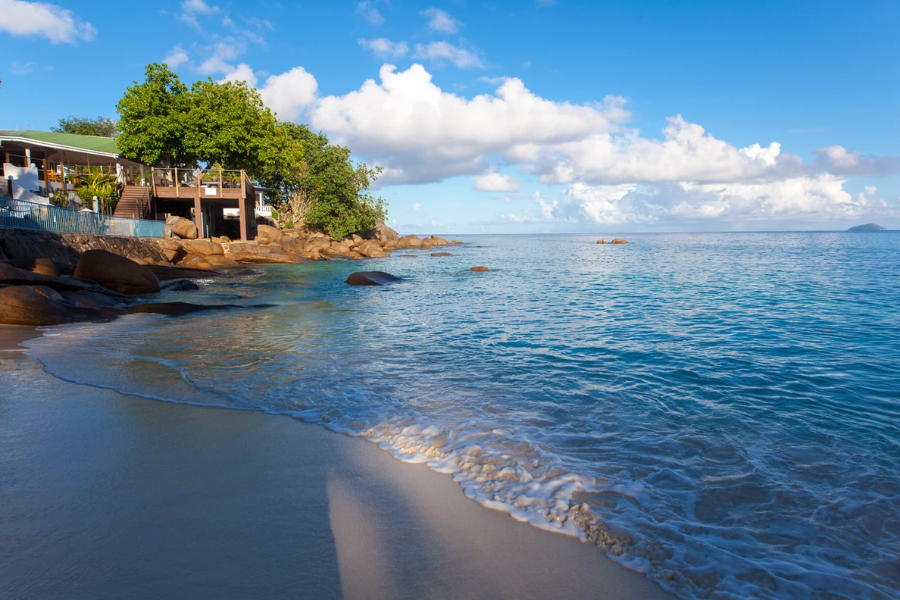 ANSE SOLEIL BEACHCOMBER - ANSE SOLEIL BEACHCOMBER