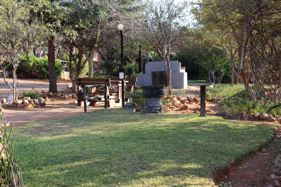 IJABA LODGE AT BUSHFELD PARK