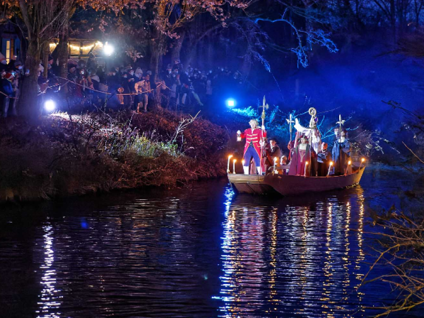 l'arrivée du saint Nicolas sur la barque - GerhardHeinze