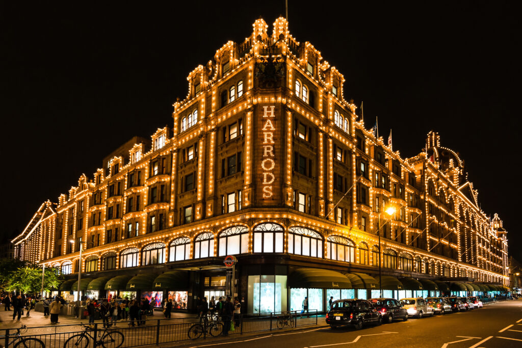 Harrods et sa façade brillant de mille feux