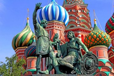 Monument à Minin et Pozharsky sur la Place Rouge de Moscou