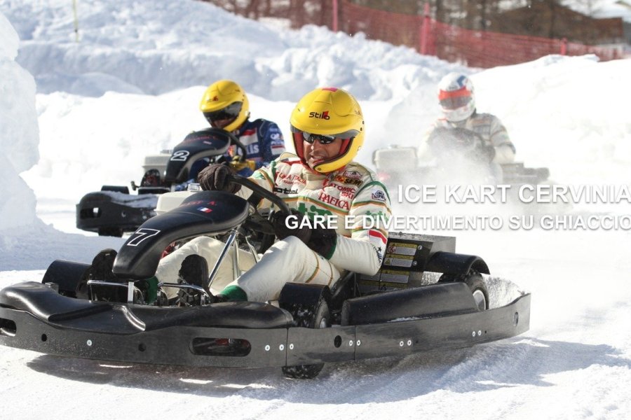Karting sur glace à Breuil-Cervinia dans la Vallée d'Aoste