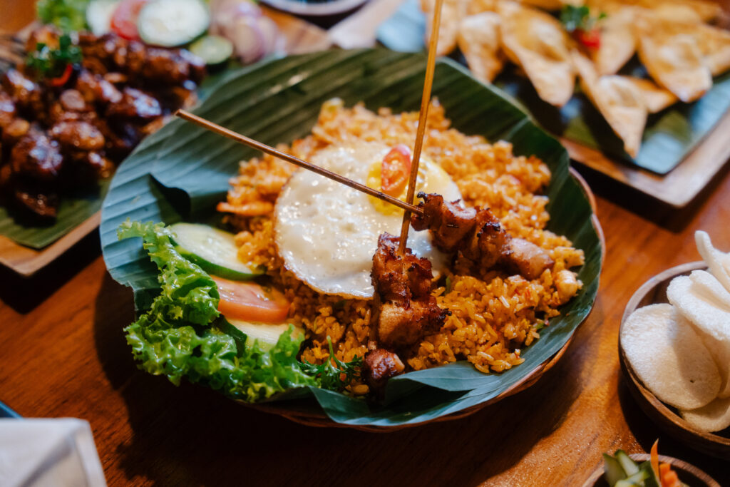 Que faire à Java ?  Goûter au plat de "nasi goreng" 