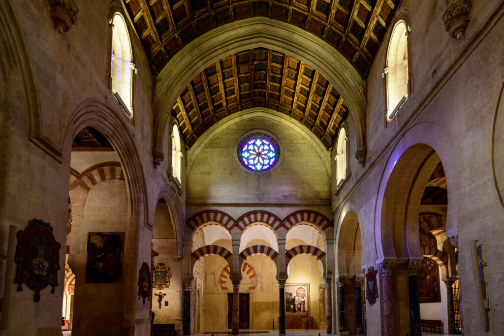 Intérieur de l'église de Villaviciosa