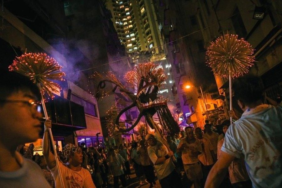 La Danse du Dragon de Feu de Tai Hang, spectacle flamboyant à Hong Kong