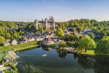 Pierrefonds et son château.