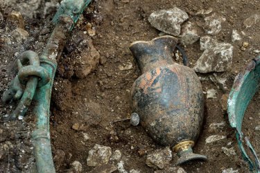 Découverte près de Troyes d'une tombe princière du Vème siècle avant notre ère