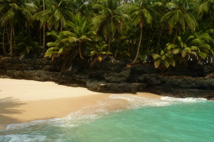 L'ile unique  de Sao Tomé en face de la grande soeur gabonnaise