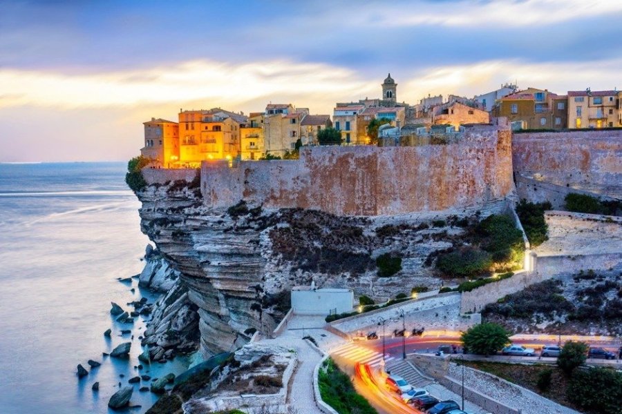 Comment passer des vacances en Corse du Sud moins chères ?