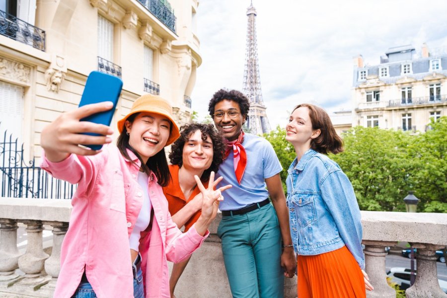 Comment faire découvrir Paris à un groupe d'amis vivant dans une autre région ?