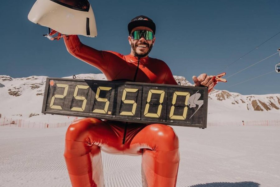 Le Français Simon Billy a battu le record du monde en ski de vitesse