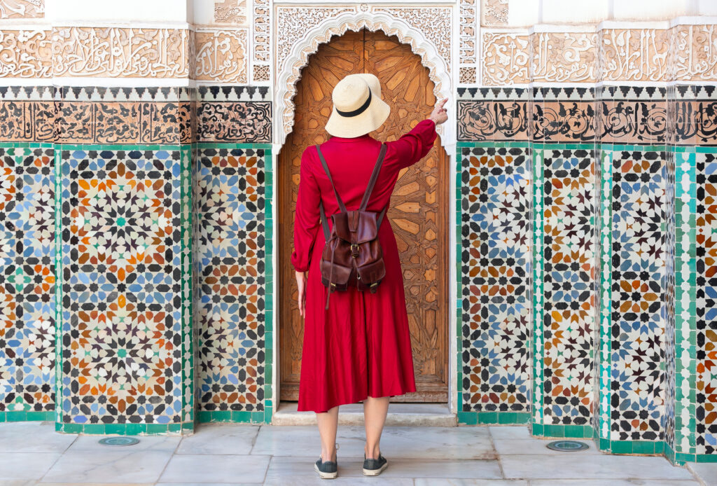 Que faire à Marrakech en 3 jours ? Touriste dans la Madrasa Ben Youssef