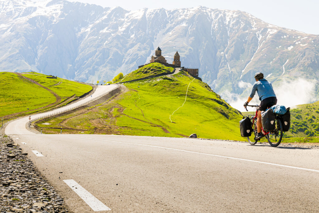 Cycliste dans la montagne 