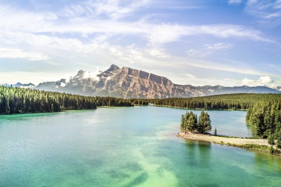 TOP 5 of the most beautiful lakes in the Alberta region of Canada