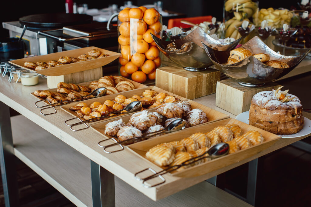 Petit déjeuner dans un hôtel 