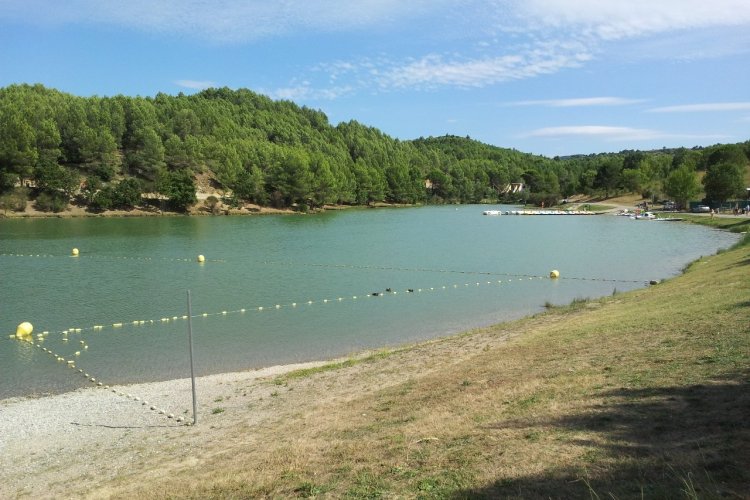 Le Lac De La Cavayère Carcassonne Plage Rando Vélo