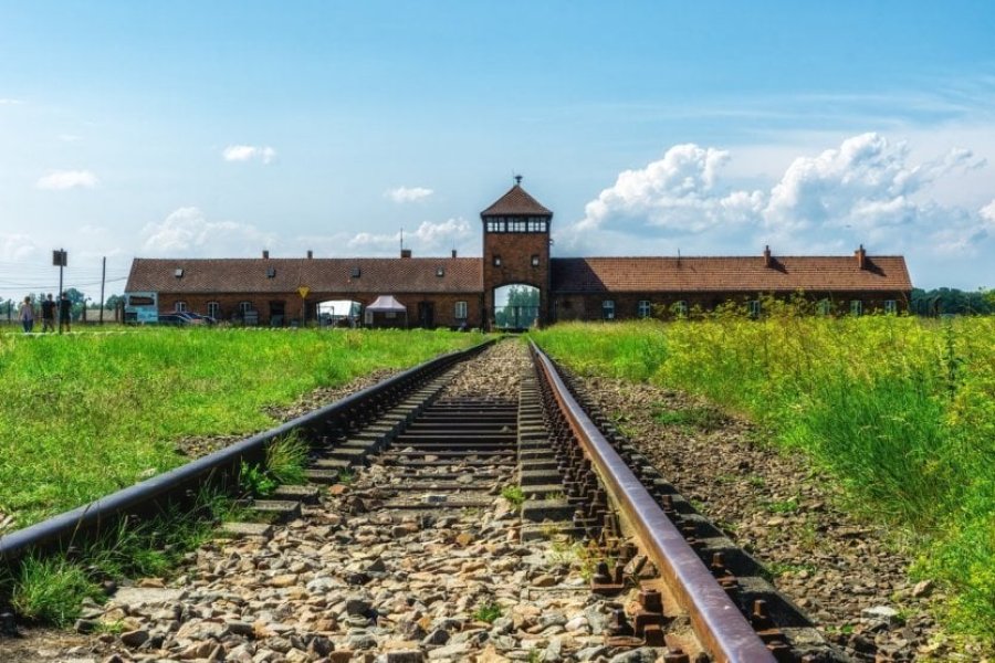How can I visit Auschwitz from Krakow? The best excursions