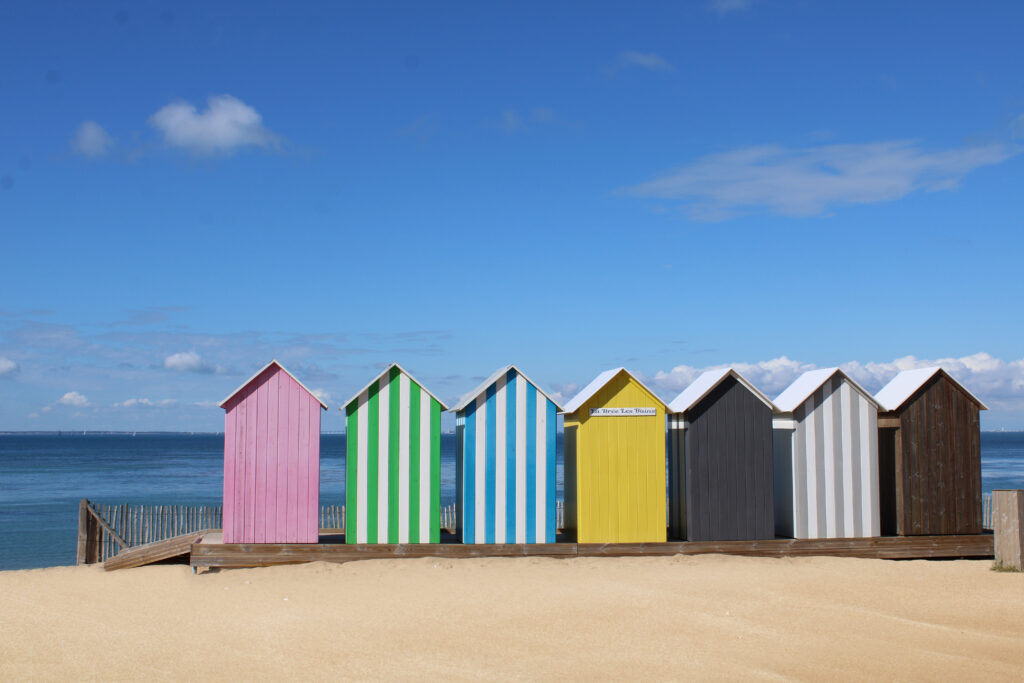 Cabanes de plage colorées, La Brée les Bains sur l'ile d'Oléron