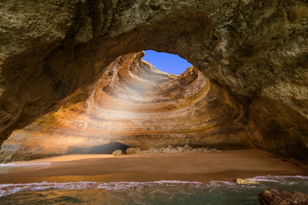 Grotte près de Lagos