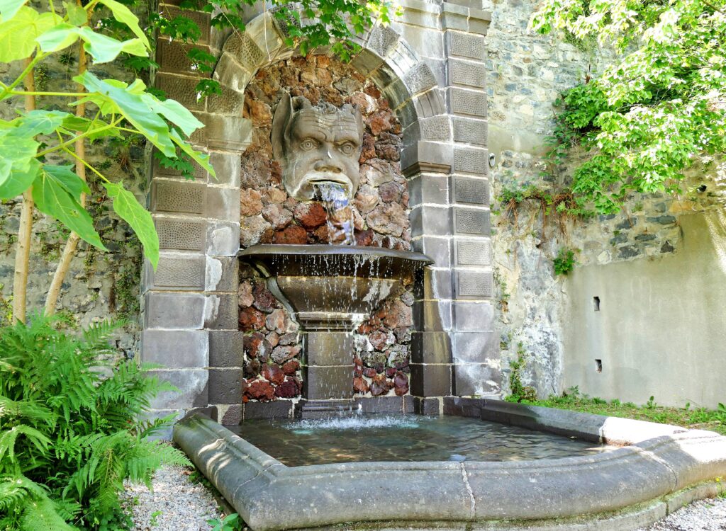 La fontaine au mascaron, Royat, Puy-de-dôme