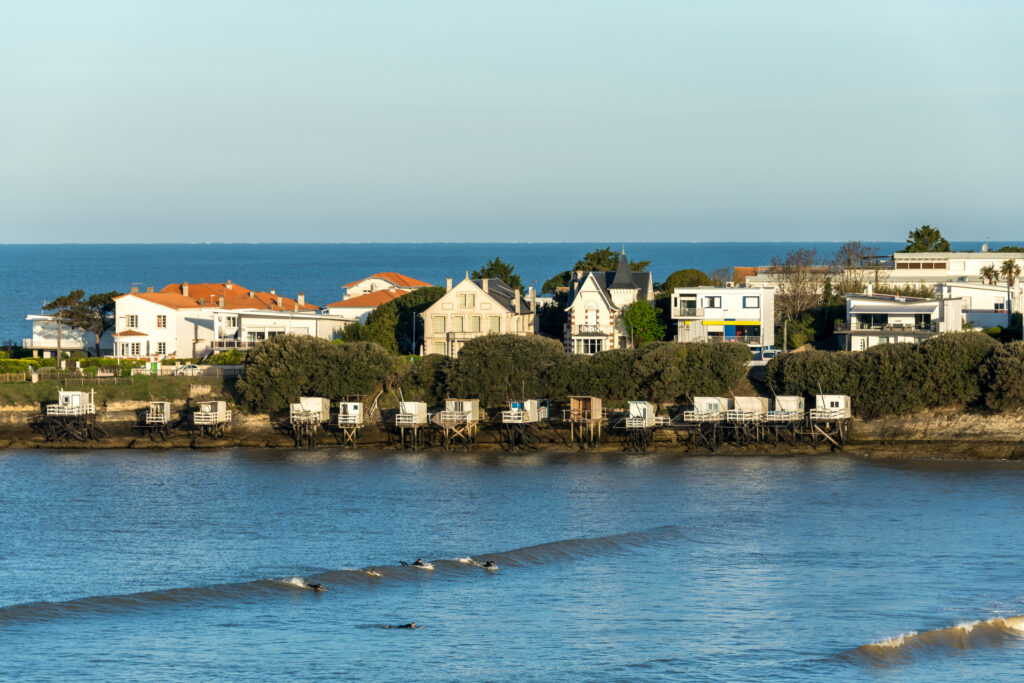 Carrelets et maisons de la plage de Pontaillac