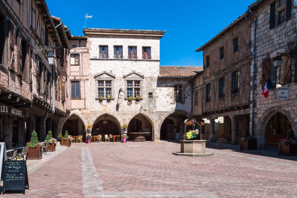 Castelneau de Montmiral