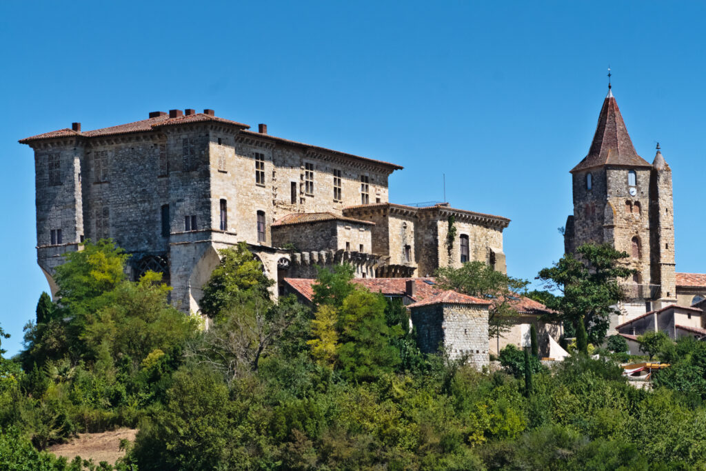 Vue générale du village de Lavardens 