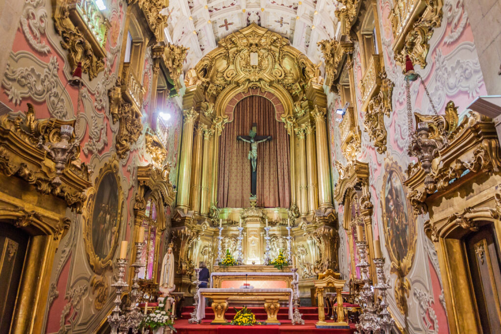 Intérieur de l’église Santa Cruz