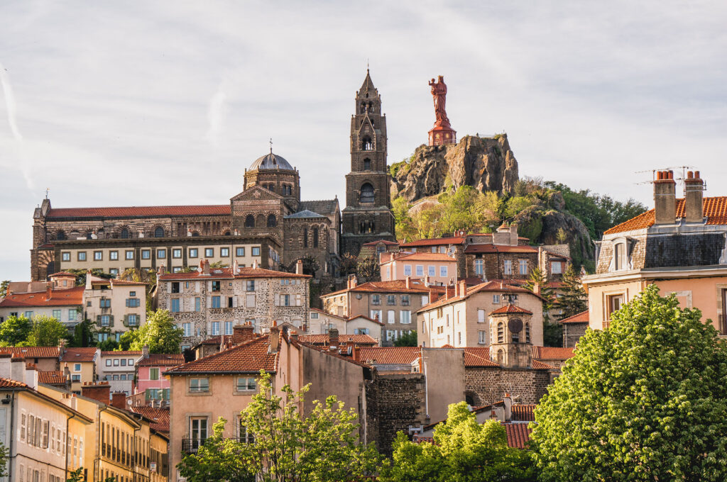 Cathédrale et statue de notre Dame de France, le Puy en Velay