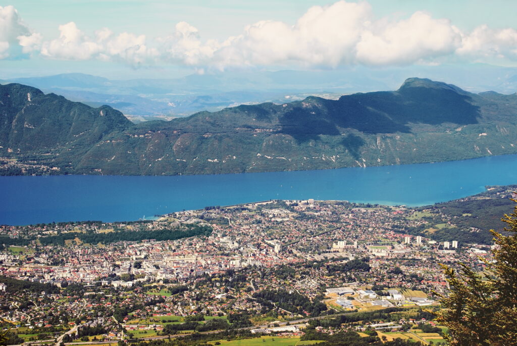 Vue aérienne d' Aix-les-Bains