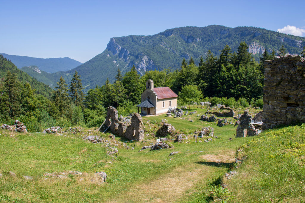 Hameau de Valchevrière dans le Vercors