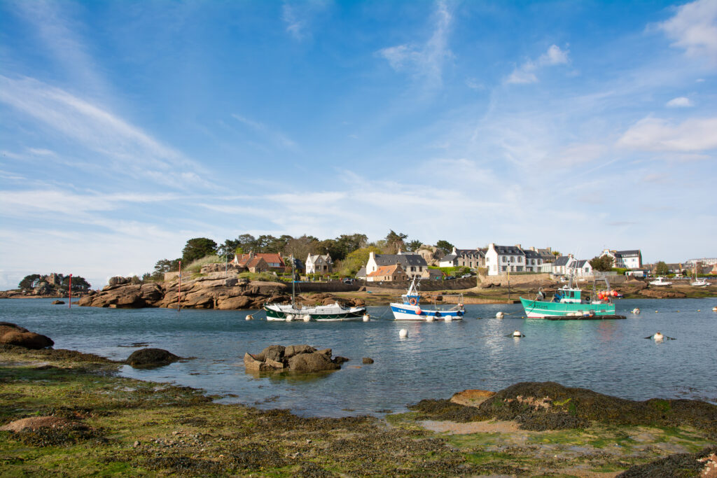 Joli paysage de mer depuis Tourony - Trégastel en Bretagne 