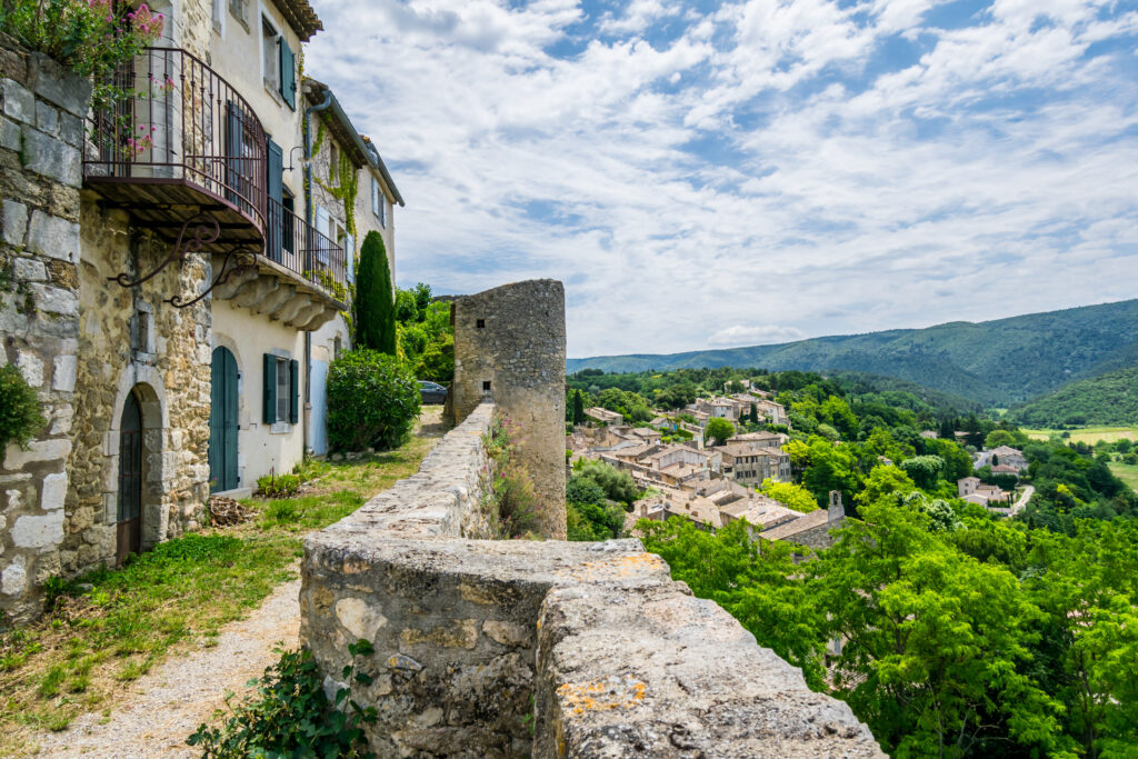 Ménerbes, village perché dans le massif du Lubéron