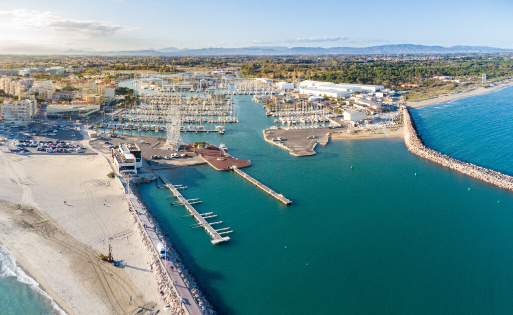 Panorama aérien du port de Canet en Roussillon