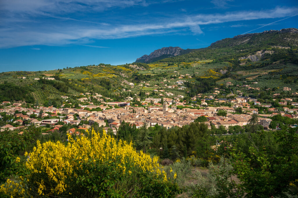 Vue sur le village de Buis-les-Baronnies dans la Drôme Provençale