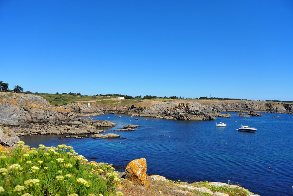 Vue sur la côte près du port de la Meule