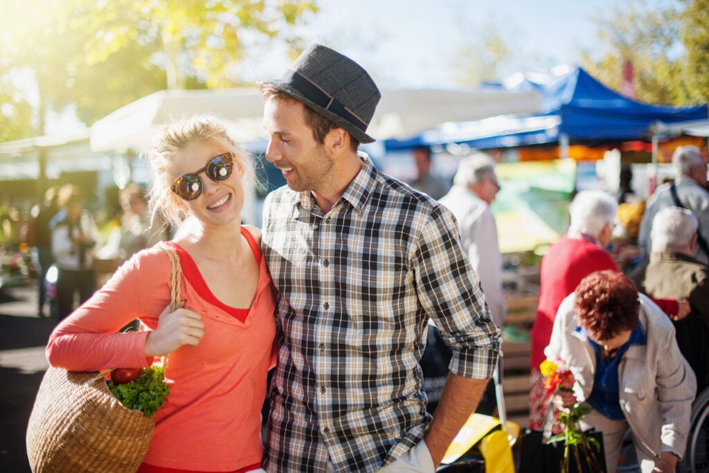 Couple au marché