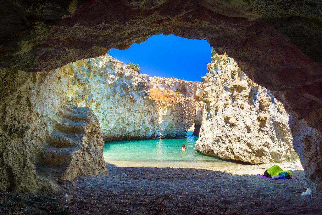 Grotte de Papafragas à Milos