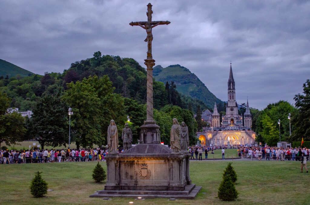 Lourdes de nuit