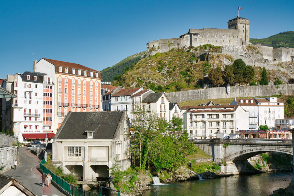 Vue sur le Château-fort de Lourdes