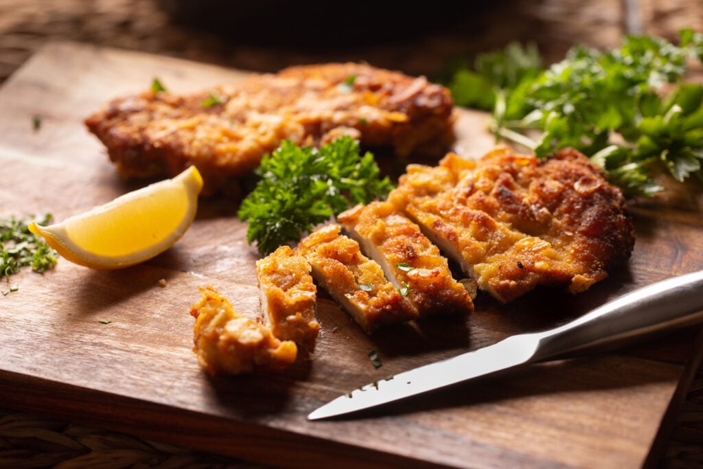 Le Wiener Schnitzel, considéré comme le plat national en Autriche