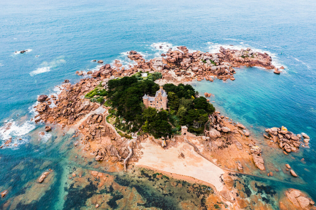 Vue sur le château de Costaérès