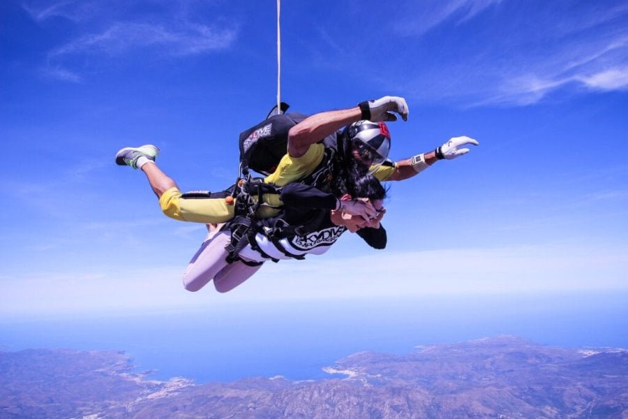 Où faire du saut en parachute en France ? Les meilleurs endroits