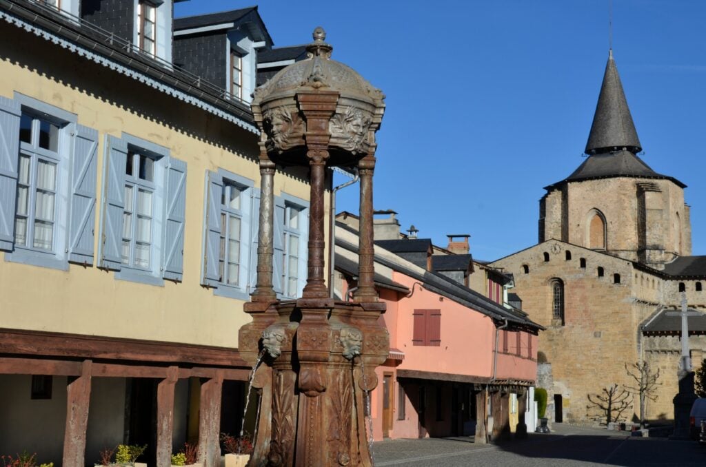 Abbatiale de Saint-Savin, Pyrénées