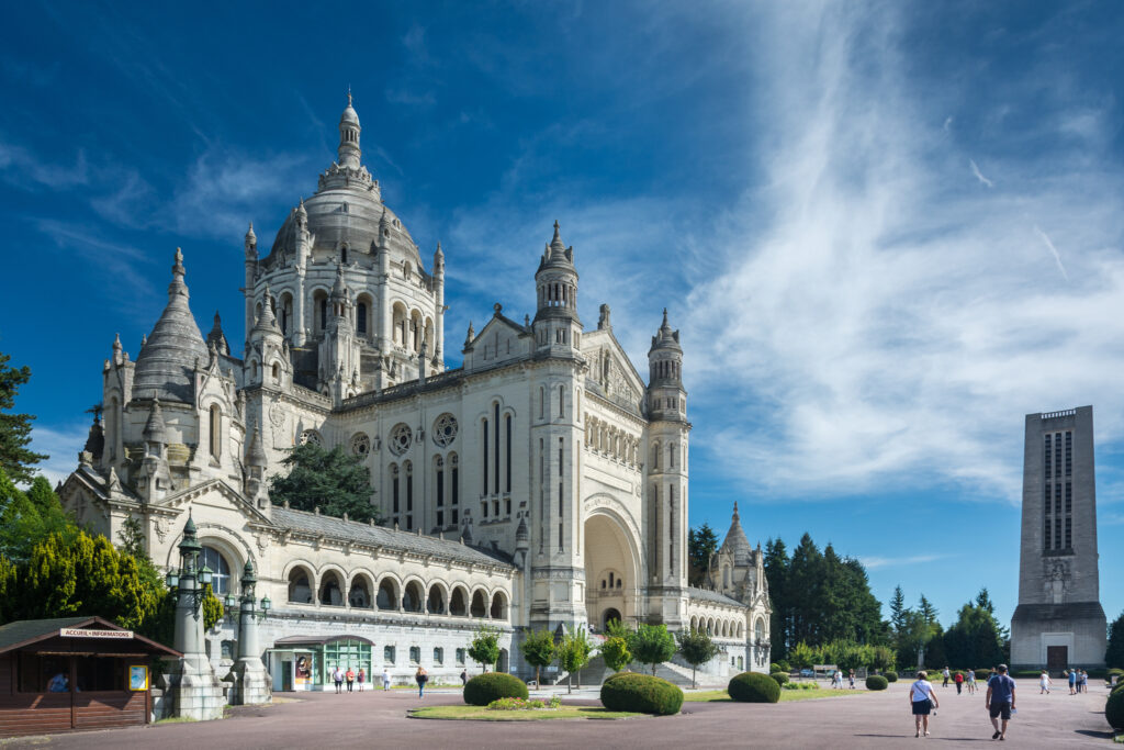 Basilique Ste Thérèse de Lisieux - Calvados