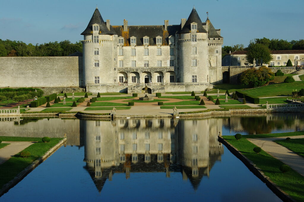 Le château de la Roche Courbon