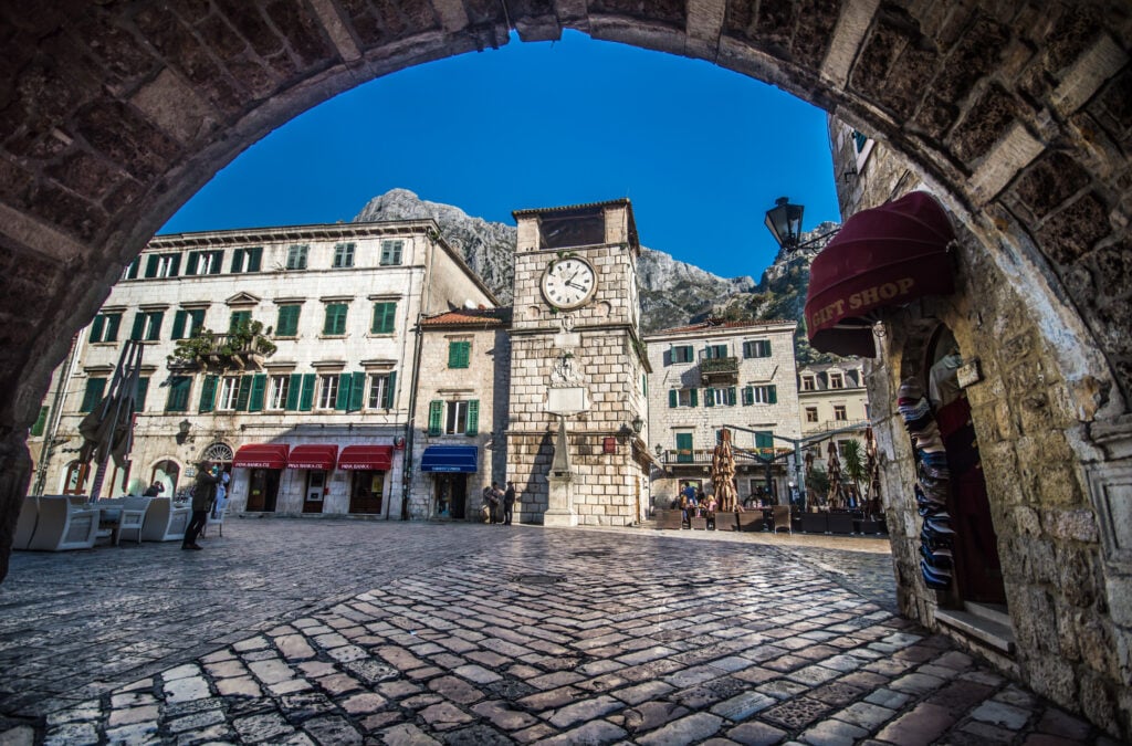 Kotor, vue de la porte principale de la ville